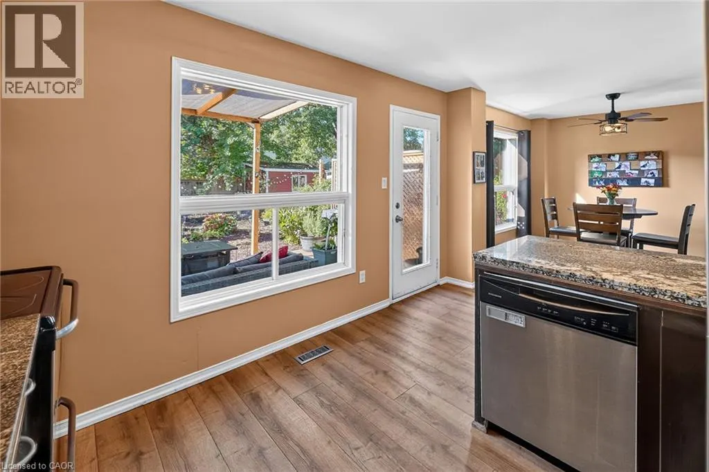 11 HEDGE LAWN Drive