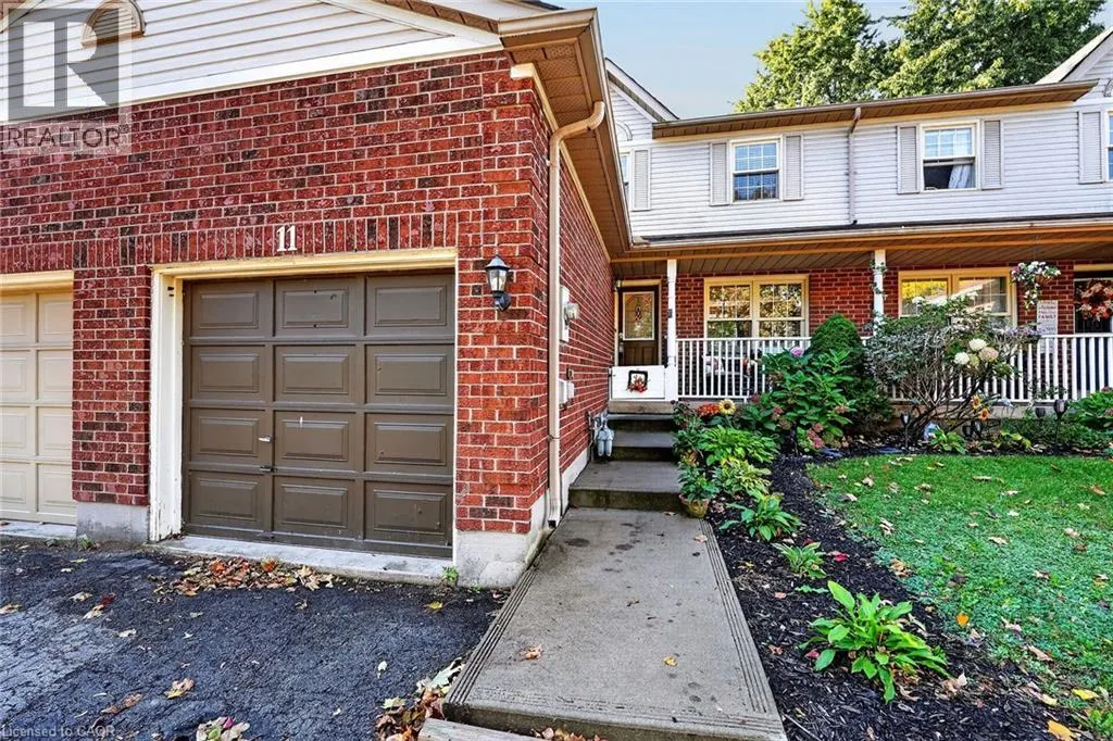 11 HEDGE LAWN Drive