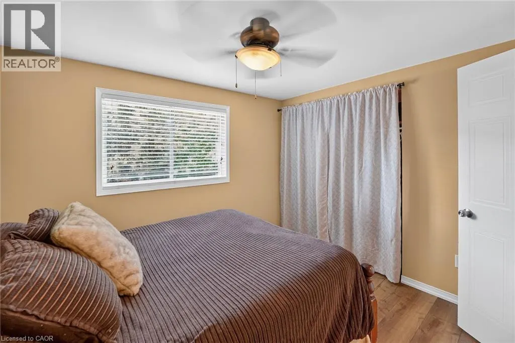 11 HEDGE LAWN Drive