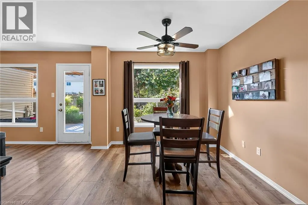 11 HEDGE LAWN Drive