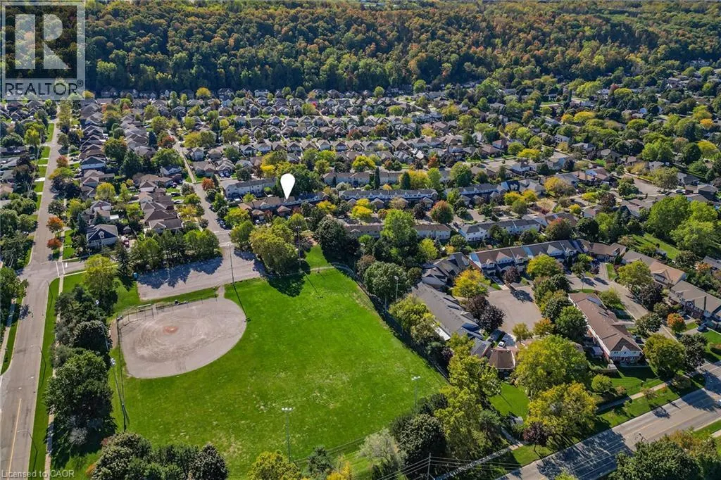 11 HEDGE LAWN Drive