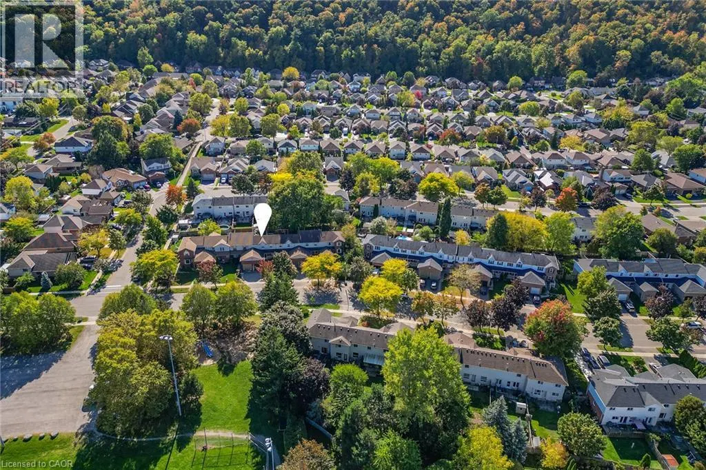 11 HEDGE LAWN Drive