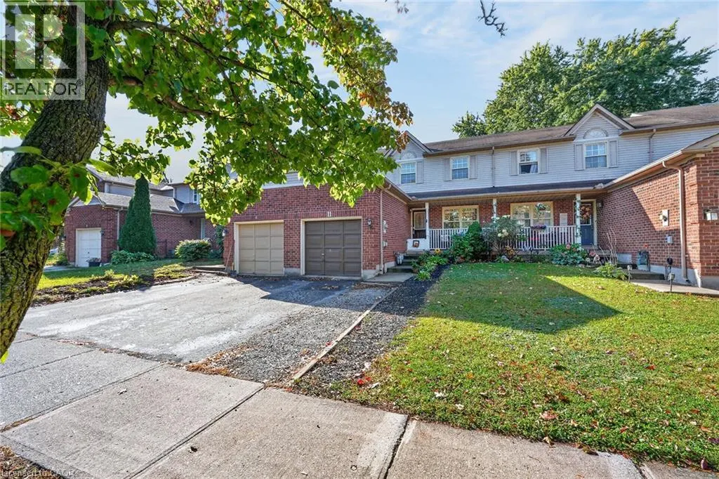 11 HEDGE LAWN Drive