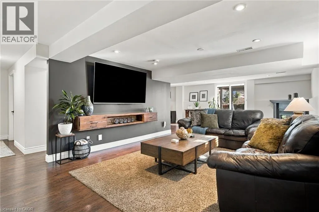 27 COSTAIN Court