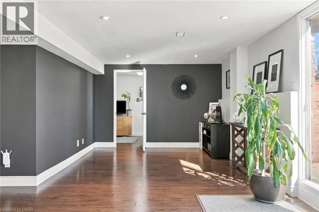 27 COSTAIN Court