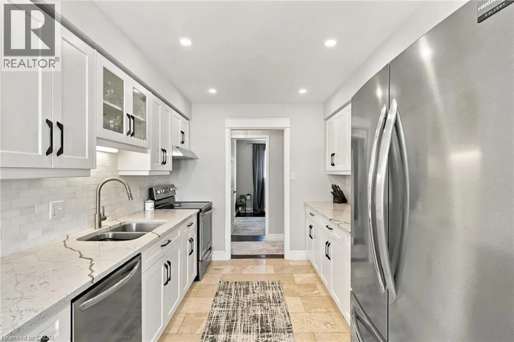 27 COSTAIN Court