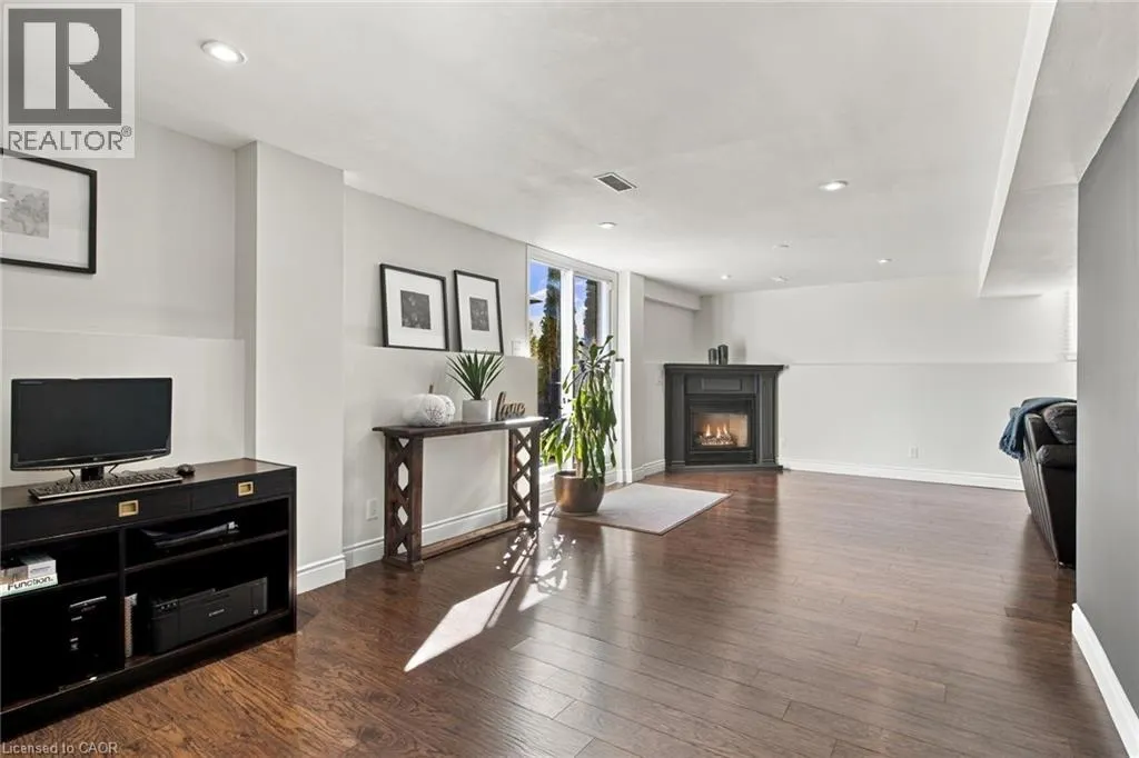 27 COSTAIN Court