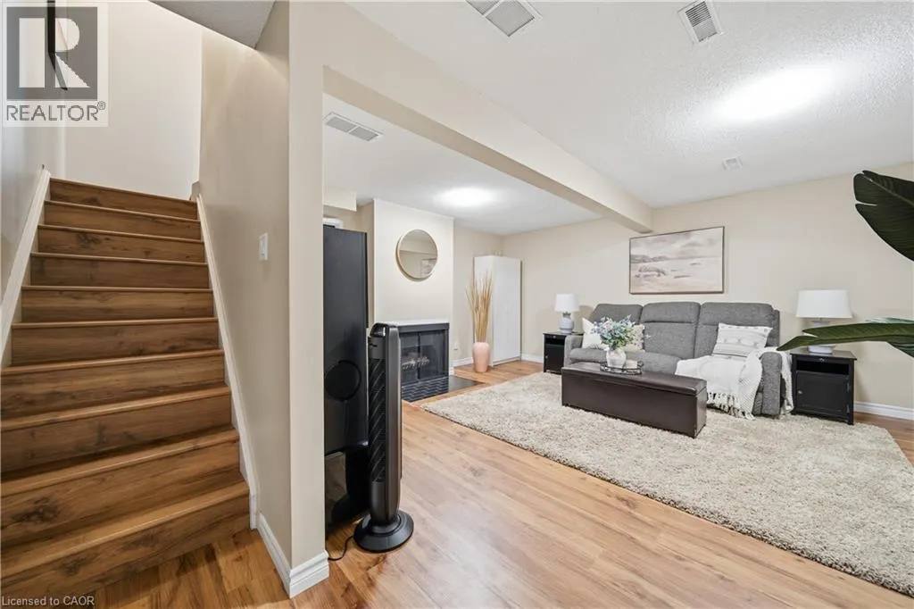 255 NORTHLAKE Drive Unit# 28 #28