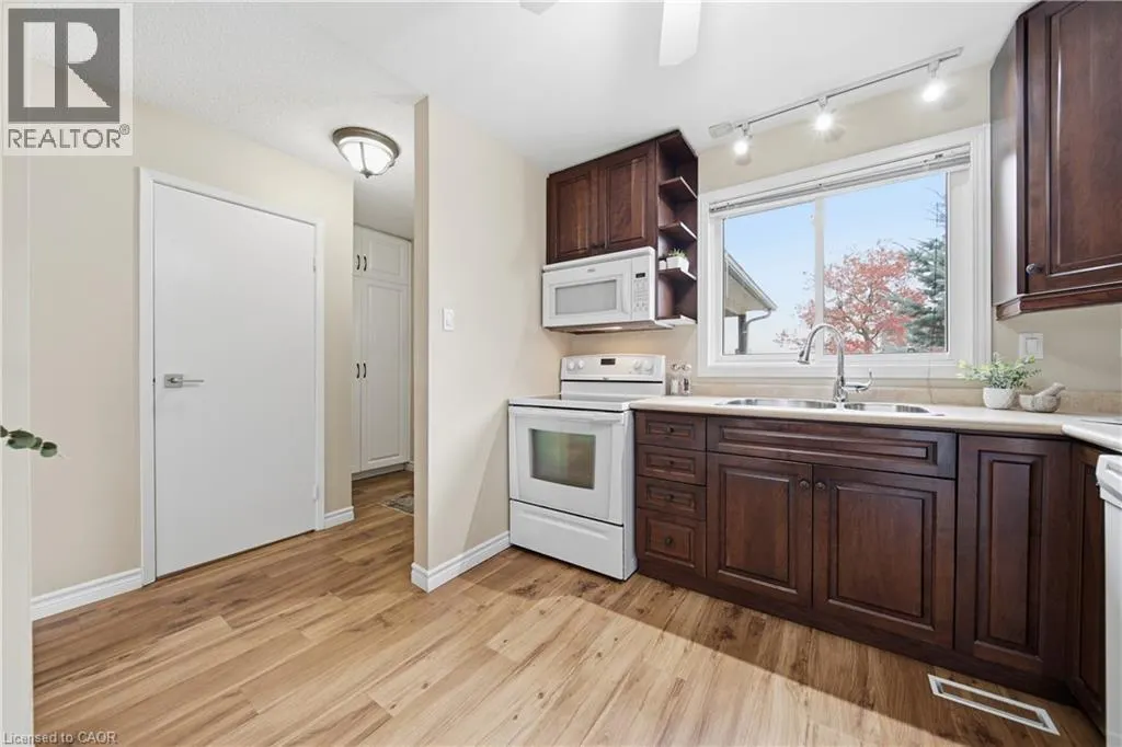 255 NORTHLAKE Drive Unit# 28 #28