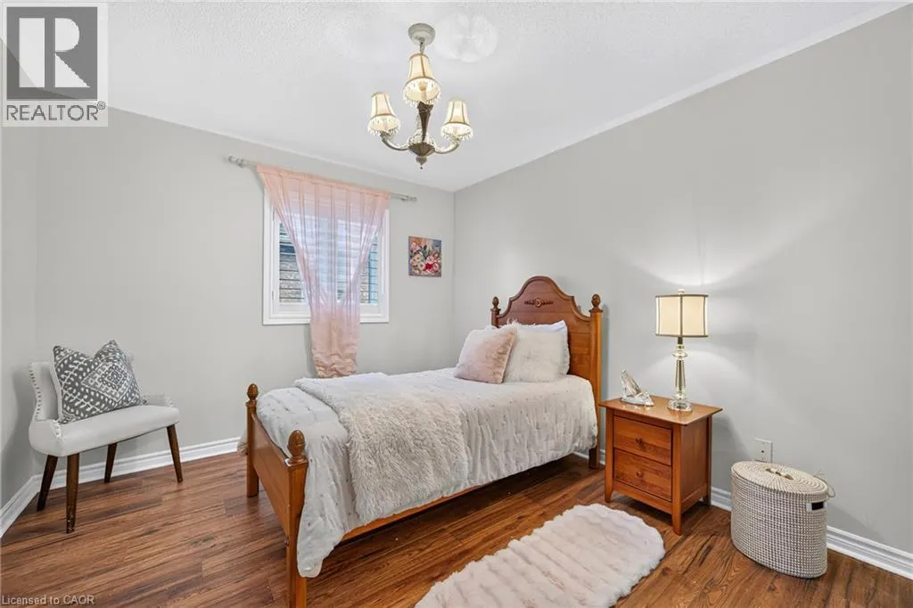 2447 HIGHMOUNT Crescent