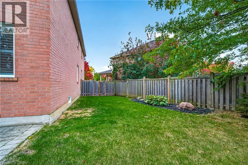 2447 HIGHMOUNT Crescent