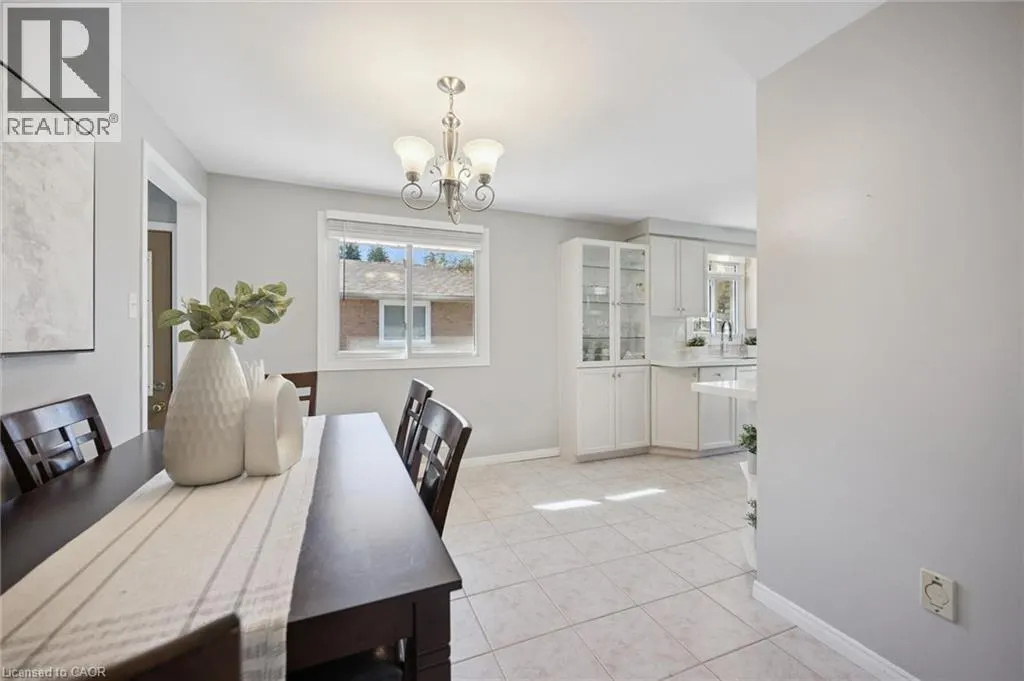 11 CALEDON Court