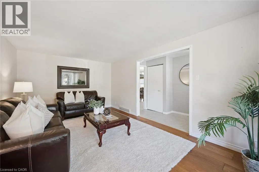 11 CALEDON Court