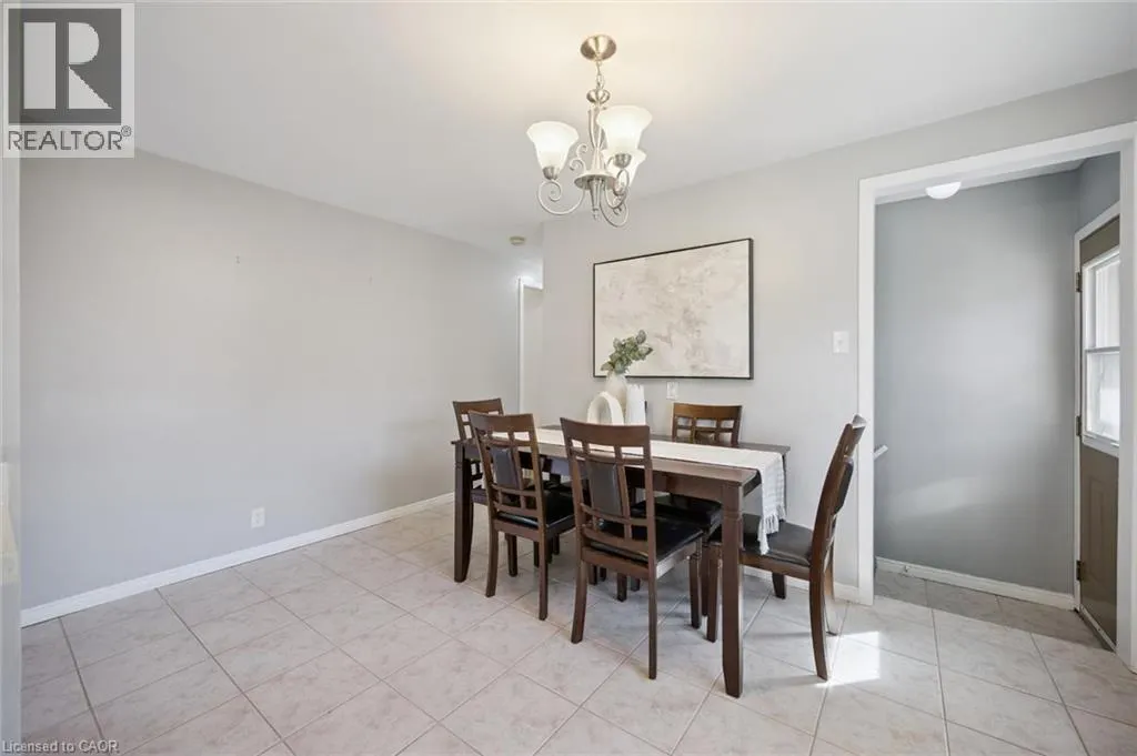 11 CALEDON Court