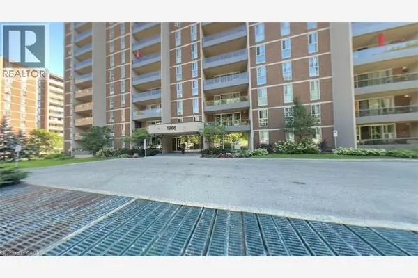 1966 MAIN Street W Unit# 306