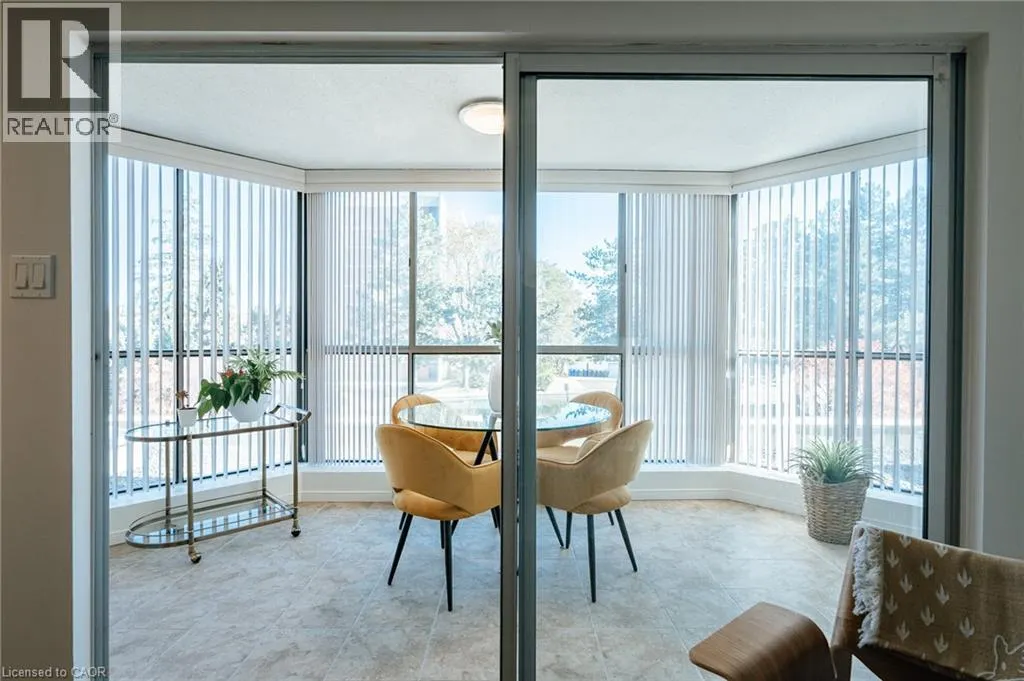 265 WESTCOURT Place Unit# 202 #202
