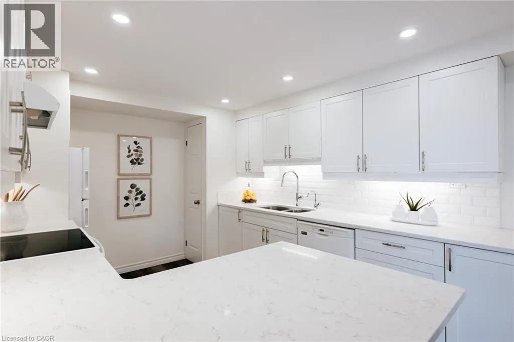 265 WESTCOURT Place Unit# 202 #202