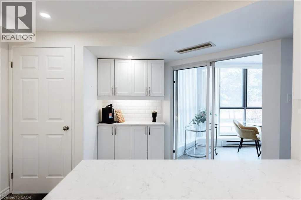 265 WESTCOURT Place Unit# 202 #202