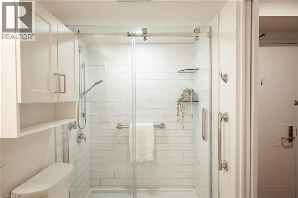 265 WESTCOURT Place Unit# 202 #202