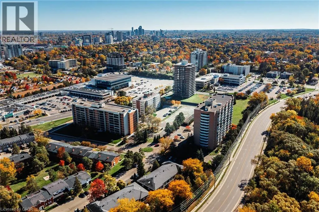 265 WESTCOURT Place Unit# 202 #202