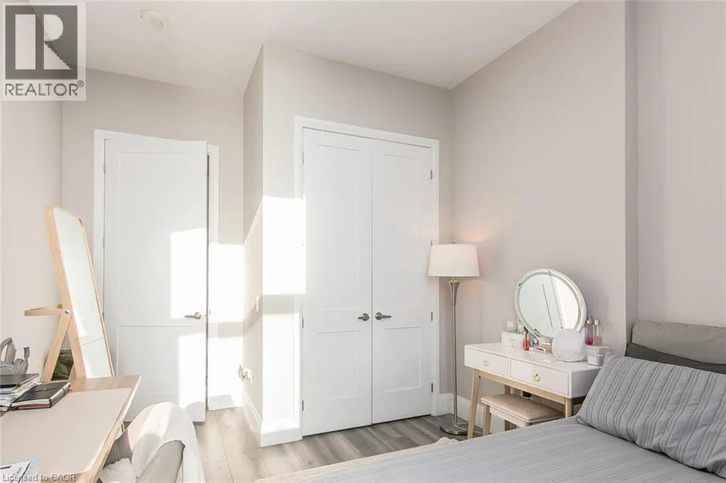 60 CHARLES Street W Unit# 2903 #2903