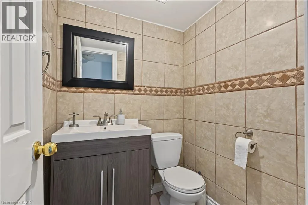 8 VALANNA Court