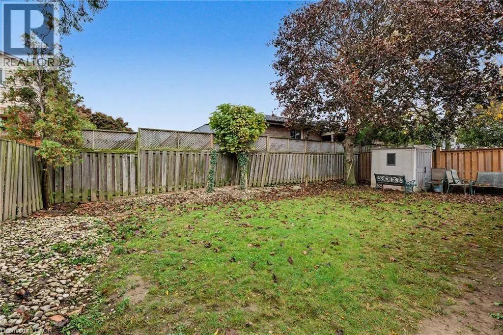 8 VALANNA Court