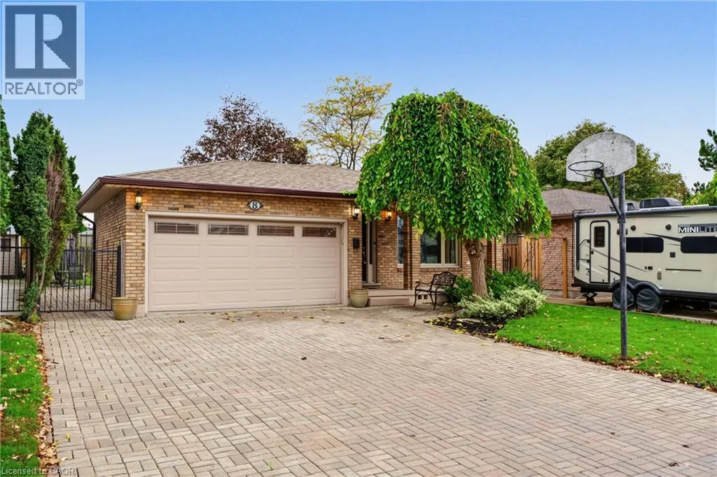 8 VALANNA Court