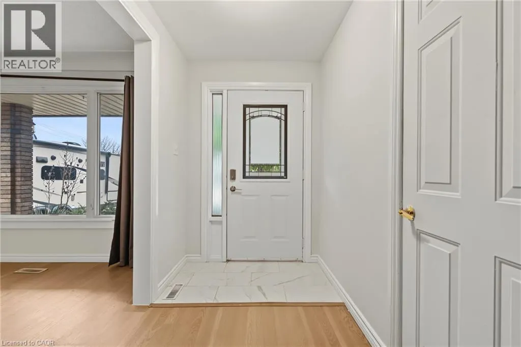 8 VALANNA Court