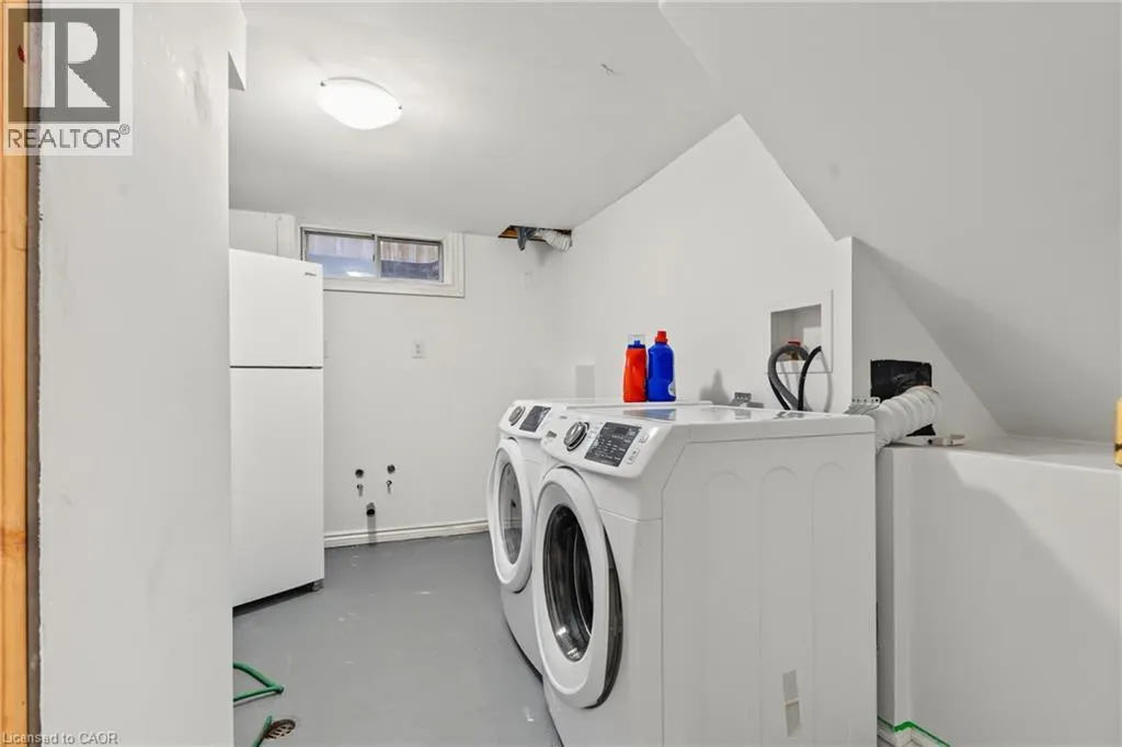 8 VALANNA Court
