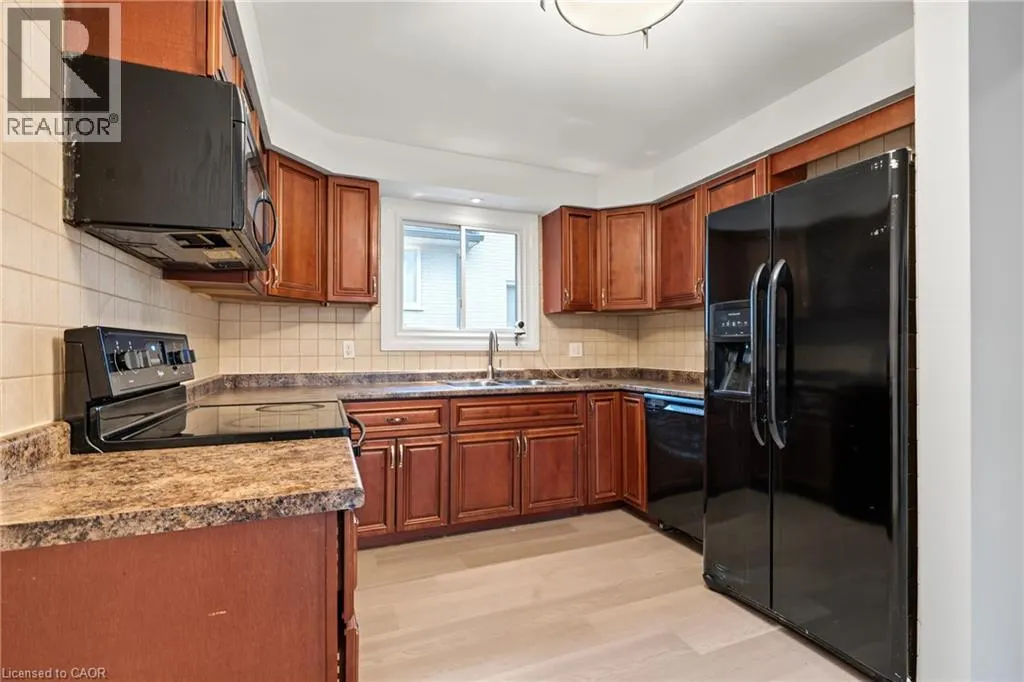 8 VALANNA Court