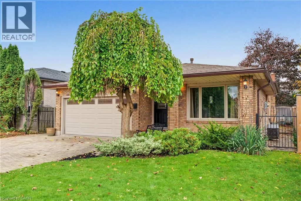8 VALANNA Court