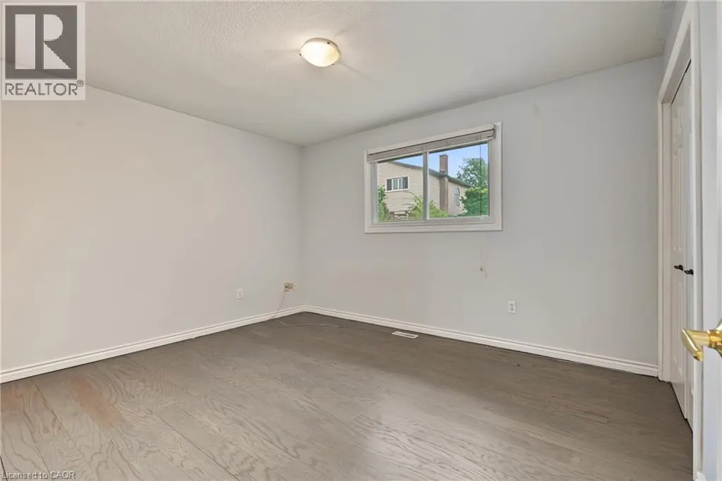 8 VALANNA Court