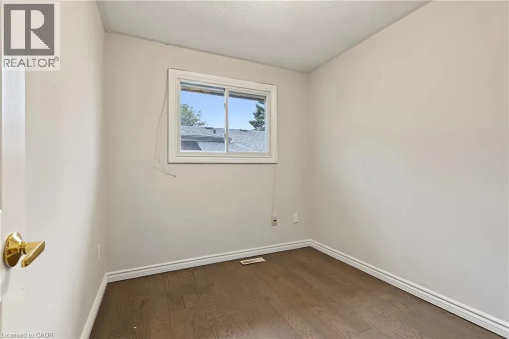 8 VALANNA Court