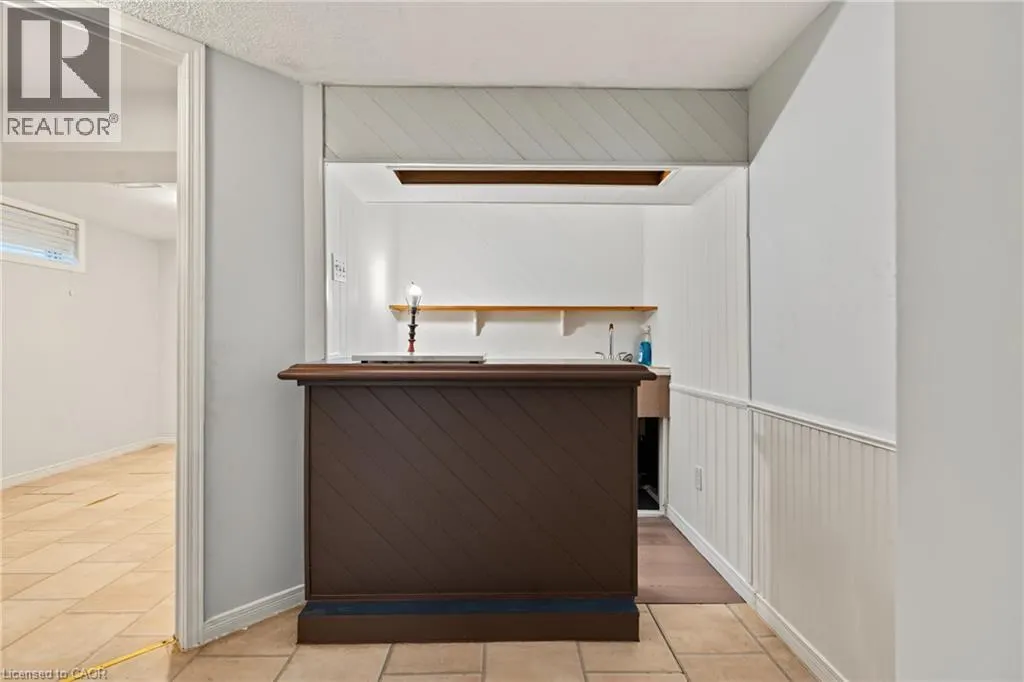 8 VALANNA Court