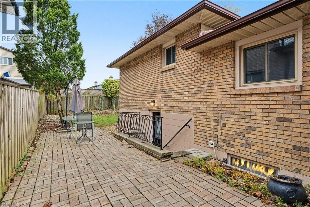 8 VALANNA Court
