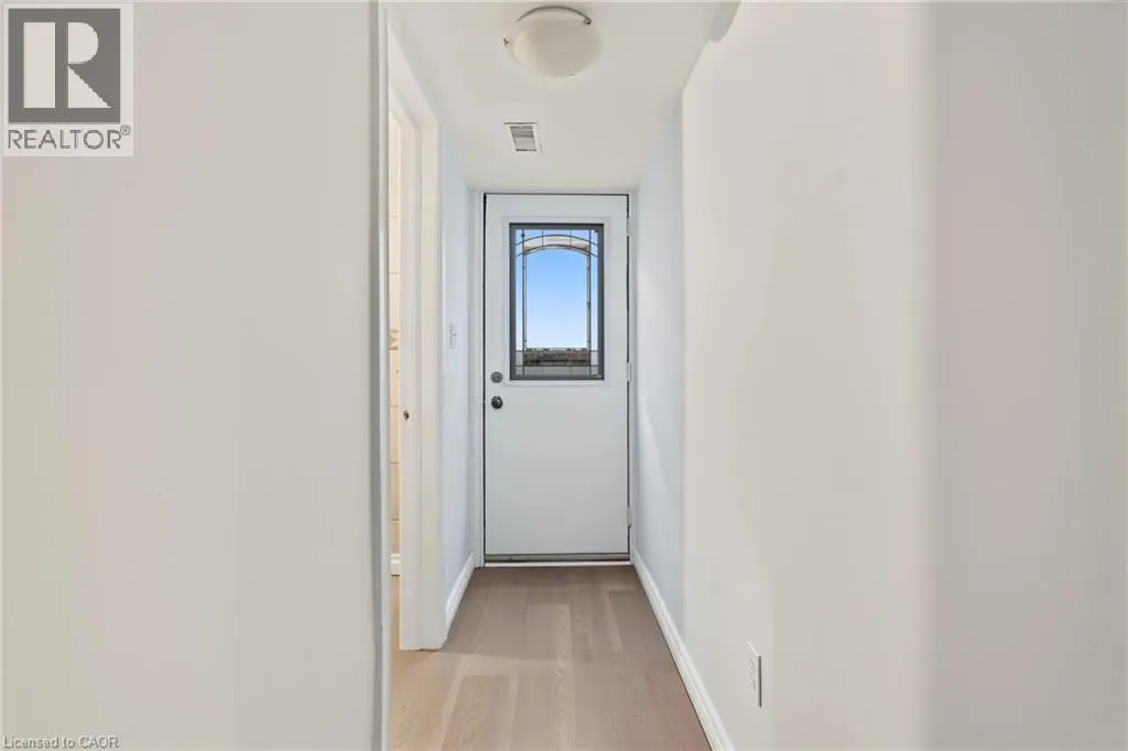 8 VALANNA Court