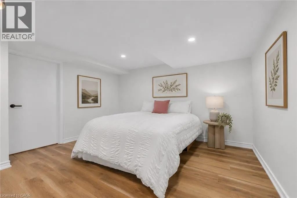 49 GROVE Avenue