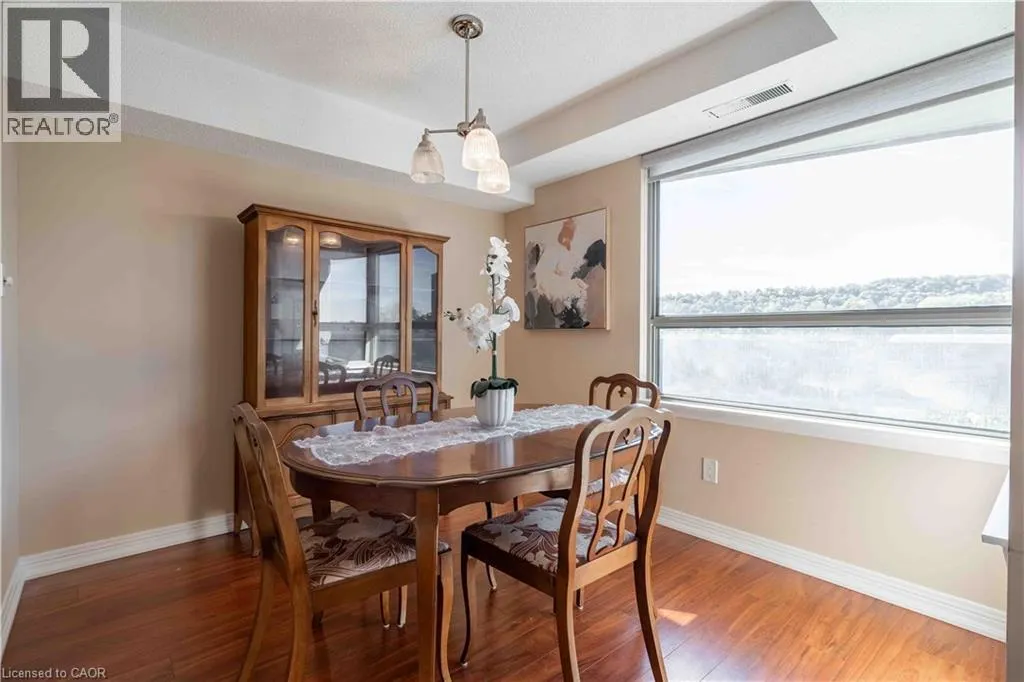 6 VILLAGE GREEN Boulevard Unit# 606 #606