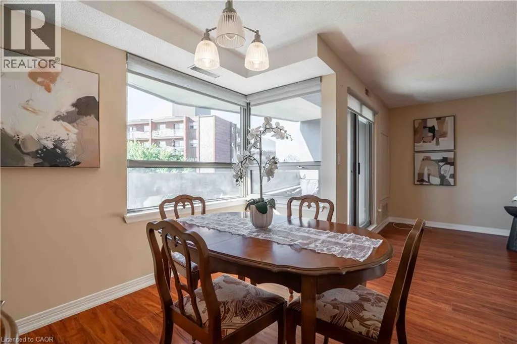 6 VILLAGE GREEN Boulevard Unit# 606 #606