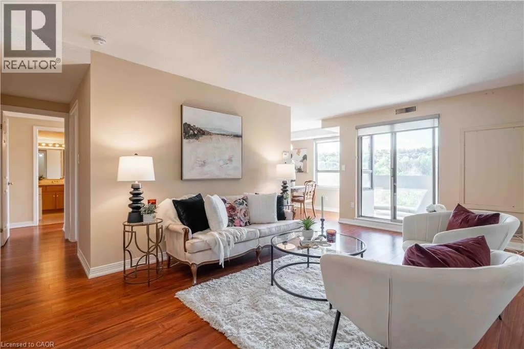 6 VILLAGE GREEN Boulevard Unit# 606 #606