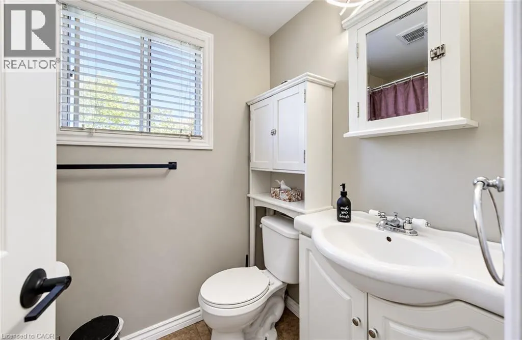 415 BAIRSTOW Crescent Unit# 4 #4