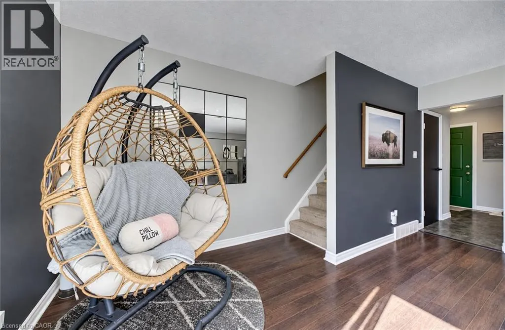 415 BAIRSTOW Crescent Unit# 4 #4