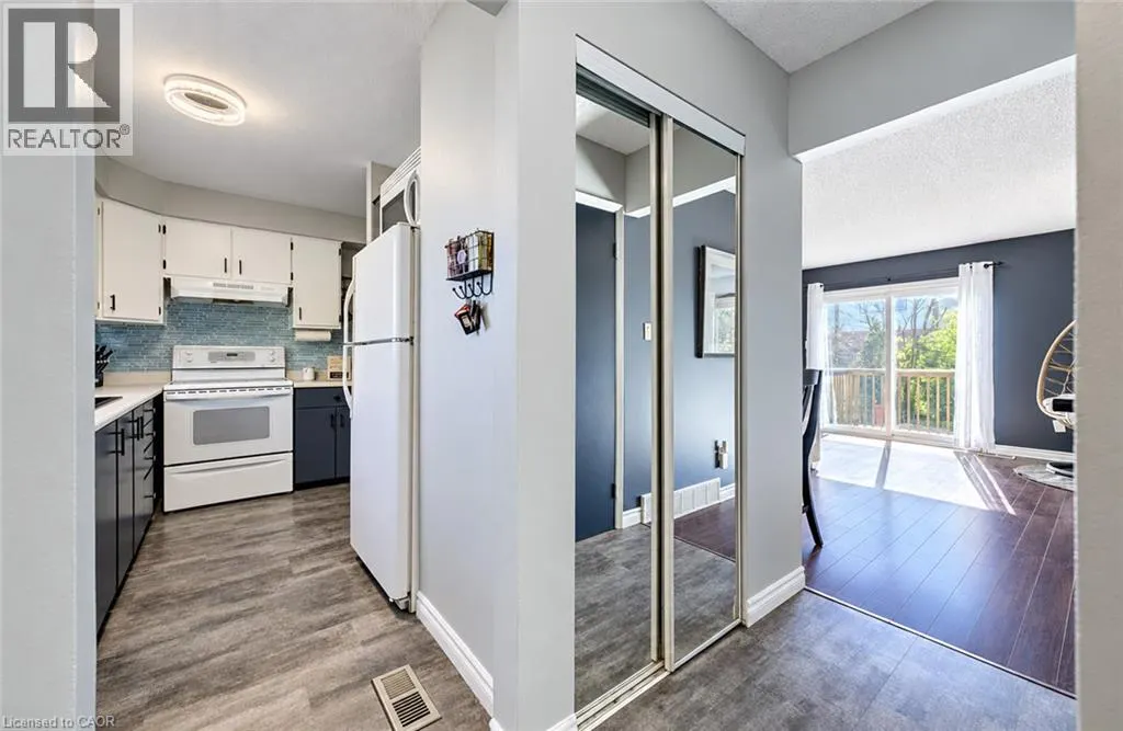 415 BAIRSTOW Crescent Unit# 4 #4