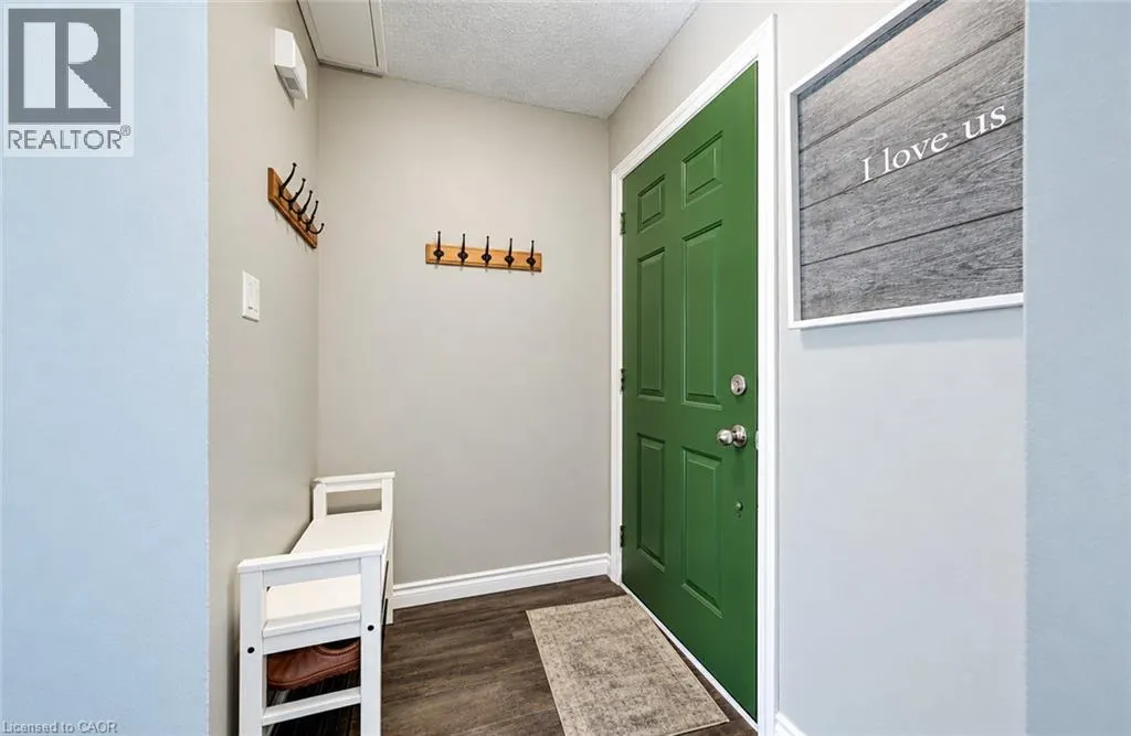 415 BAIRSTOW Crescent Unit# 4 #4