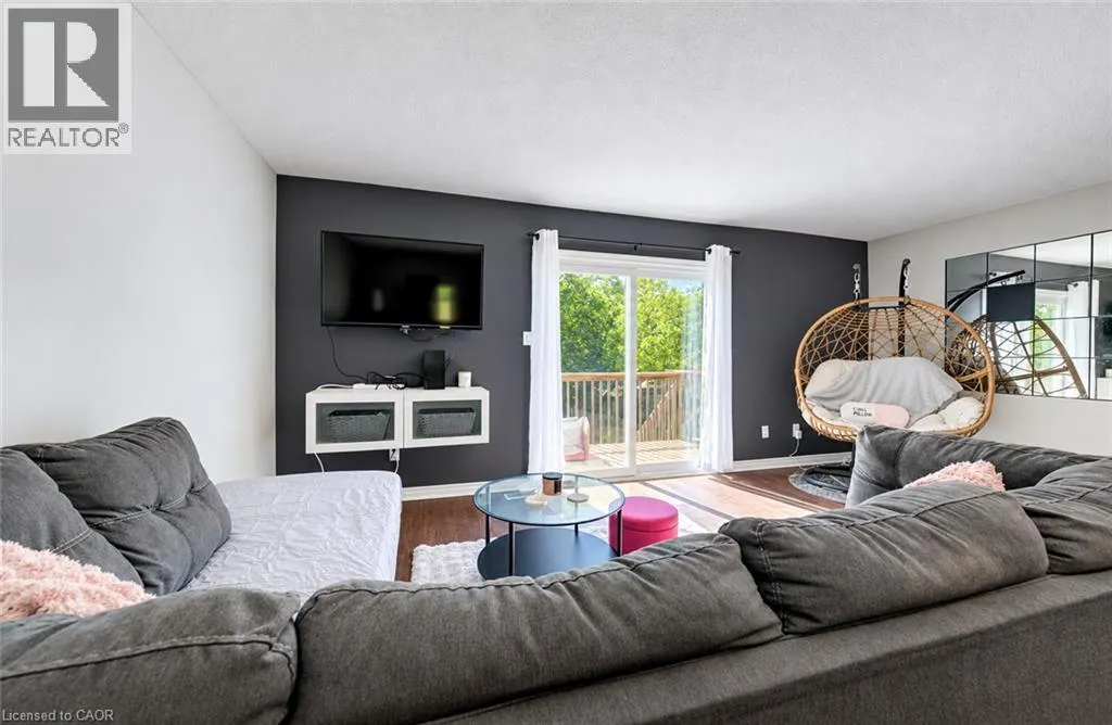 415 BAIRSTOW Crescent Unit# 4 #4