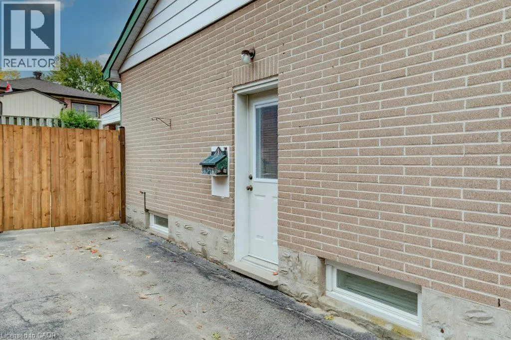79 HOFFMAN Street