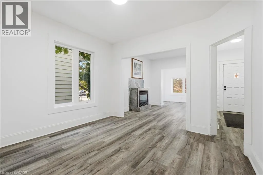 26 SHERMAN Avenue N