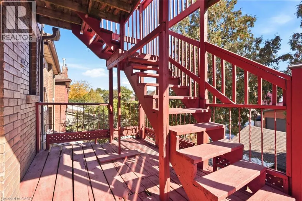 26 SHERMAN Avenue N
