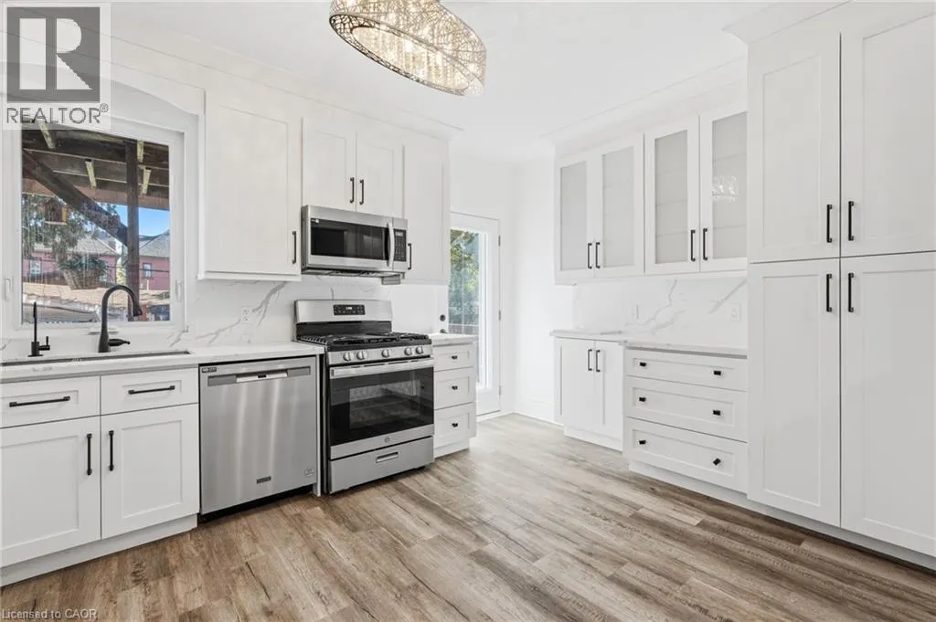 26 SHERMAN Avenue N